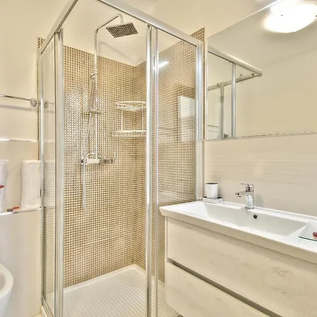 Dolce Apartment *