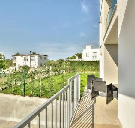 Dolce Apartment *